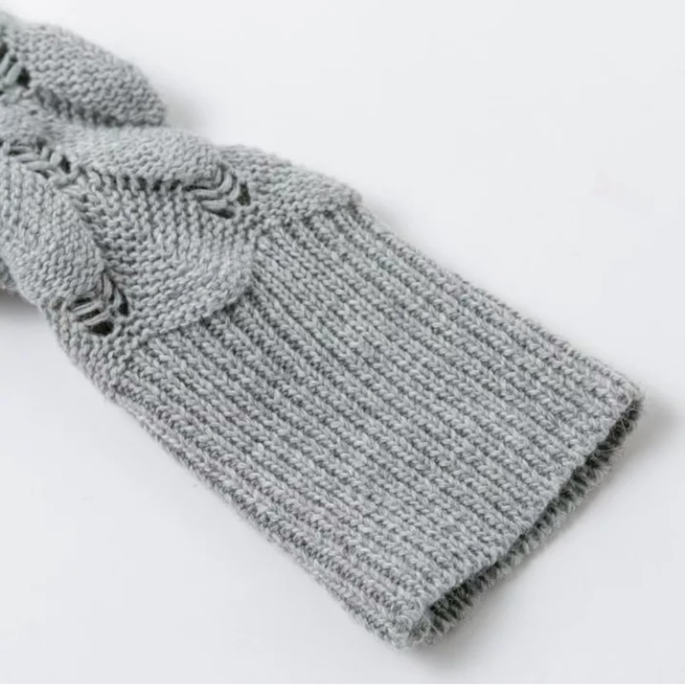 Gray Turtleneck Textured Scallop Knit Sweater - Picture 5 of 7